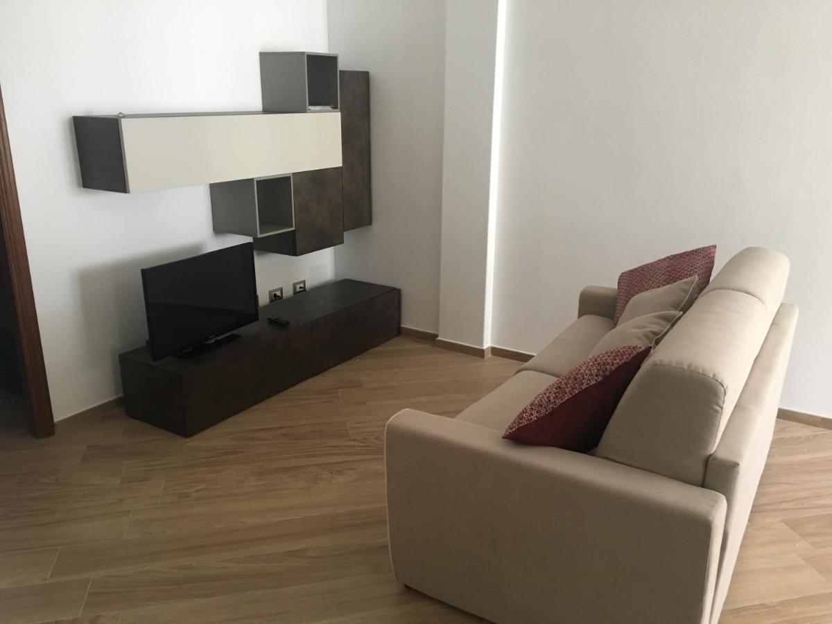 Minerva Apartment Deiva Marina Luaran gambar